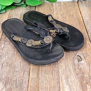 Michael kors thong sandals with bronze metal accents Size 6